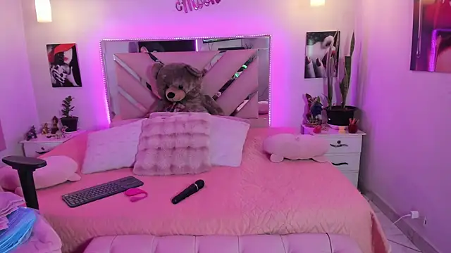 Karly moon online show from 17, 6, 2026