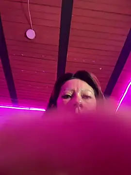 Karly moon online show from 14, 7, 2026