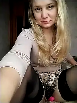 ImyoursLilu32 online show from 23, 12, 2024