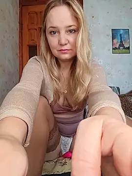 Snapshot of ImyoursLilu32 chatting on 7, 6, 2026 ImyoursLilu32 online show from 7, 6, 2026