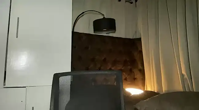 Snapshot of Lilly_cruz chatting on 11, 12, 2024 Lilly cruz online show from 11, 12, 2024