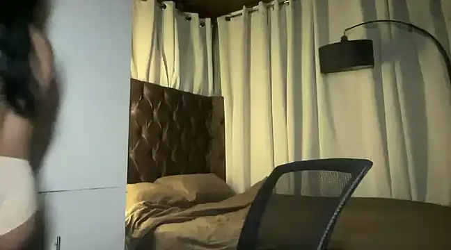 Snapshot of Lilly_cruz chatting on 20, 12, 2024 Lilly cruz online show from 20, 12, 2024