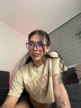 Snapshot of Samantha_Bernardo chatting on 9, 6, 2026 Samantha Bernardo online show from 9, 6, 2026