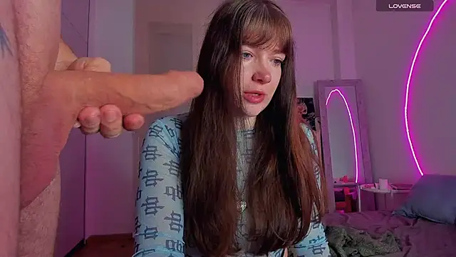 Snapshot of alicekaneky chatting on 26, 9, 2025 alicekaneky online show from 26, 9, 2025