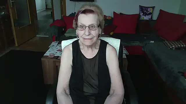 HeisseomaOriginal online show from 13, 4, 2026