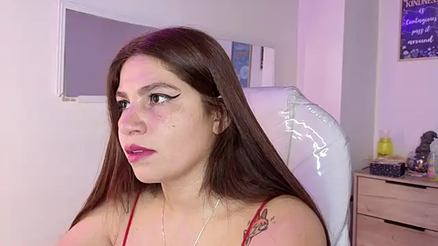 Snapshot of bluee_hazell chatting on 17, 6, 2026 bluee hazell online show from 17, 6, 2026
