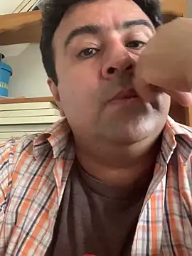 Snapshot of EmilianoGt chatting on 7, 10, 2025 EmilianoGt online show from 7, 10, 2025