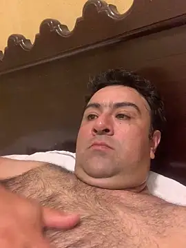 Snapshot of EmilianoGt chatting on 28, 10, 2025 EmilianoGt online show from 28, 10, 2025