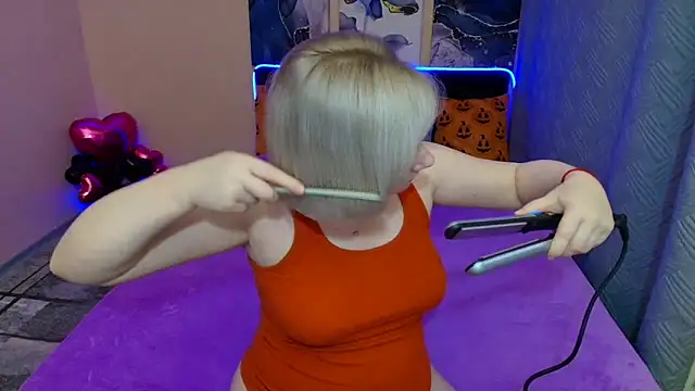 BlondPearl online show from 11, 11, 2025