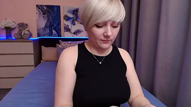 Snapshot of BlondPearl chatting on 6, 7, 2026 BlondPearl online show from 6, 7, 2026