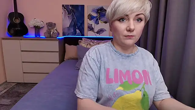 Snapshot of BlondPearl chatting on 15, 7, 2026 BlondPearl online show from 15, 7, 2026