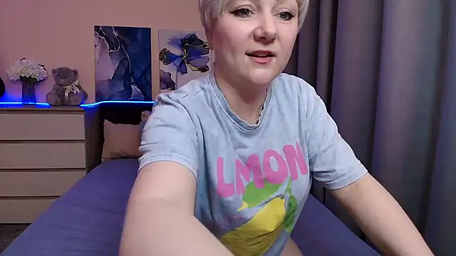 Snapshot of BlondPearl chatting on 16, 7, 2026 BlondPearl online show from 16, 7, 2026