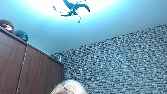 CuteBlondeMe online show from 25, 1, 2025