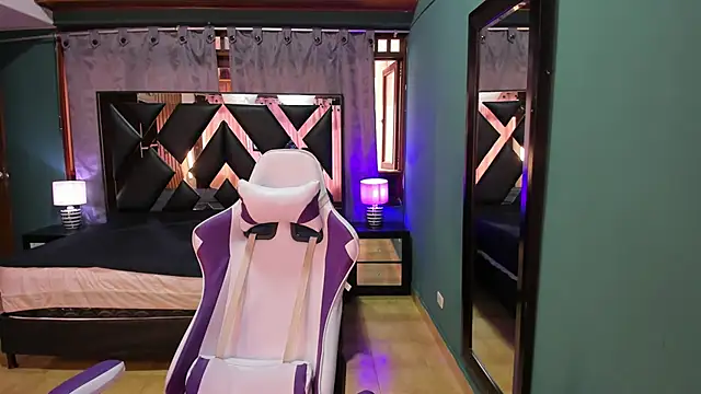 Linda4Petite online show from 19, 2, 2025