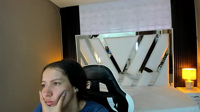 Linda4Petite online show from 18, 1, 2026