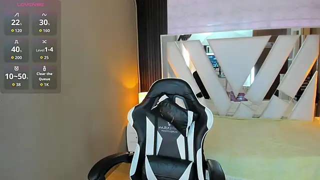 Linda4Petite online show from 28, 3, 2026