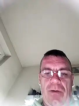 Robertino21cm online show from 27, 3, 2026