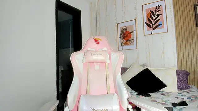 CameronCollins  online show from 6, 3, 2025