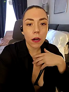 Ellie-L-Elizabeth online show from 12, 12, 2024