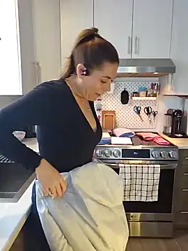 Ellie-L-Elizabeth online show from 23, 1, 2025