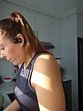 Ellie-L-Elizabeth online show from 28, 1, 2025