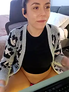 Ellie-L-Elizabeth online show from 6, 2, 2025