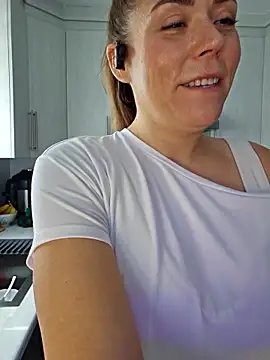 Ellie-L-Elizabeth online show from 25, 2, 2025