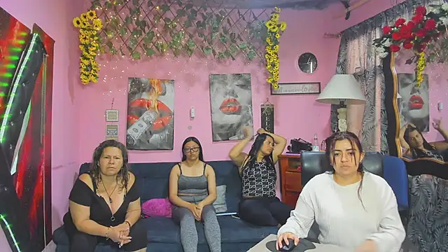 lesbiancuple online show from 13, 4, 2026