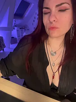 LunaMoongirl online show from 1, 3, 2026