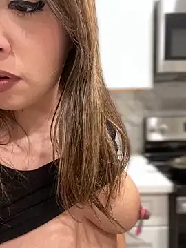 Snapshot of AriannaPena chatting on 27, 2, 2025 AriannaPena online show from 27, 2, 2025