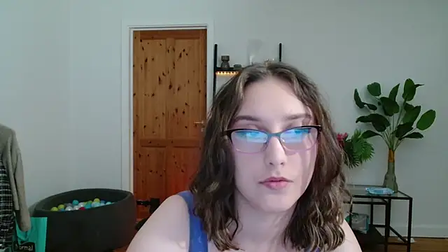 NaughtyRapunzel7 online show from 9, 12, 2024