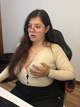 Snapshot of kayortiiz chatting on 18, 7, 2026 kayortiiz online show from 18, 7, 2026