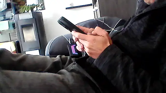 Snapshot of mickzizi chatting on 22, 9, 2025 mickzizi online show from 22, 9, 2025