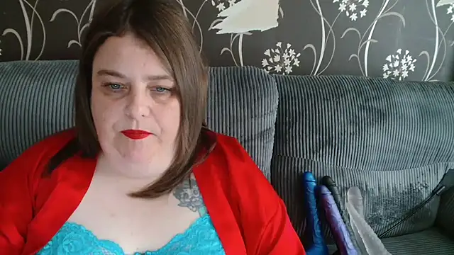 HouseWifeWhore Milf online show from 7, 10, 2025