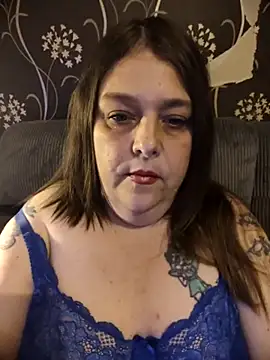 HouseWifeWhore Milf online show from 17, 7, 2026