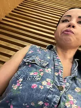 CrazzyChicks online show from 19, 6, 2026