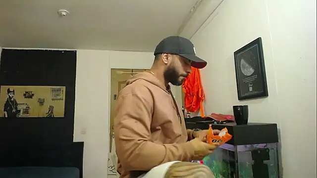 romeolovedark online show from 29, 1, 2025