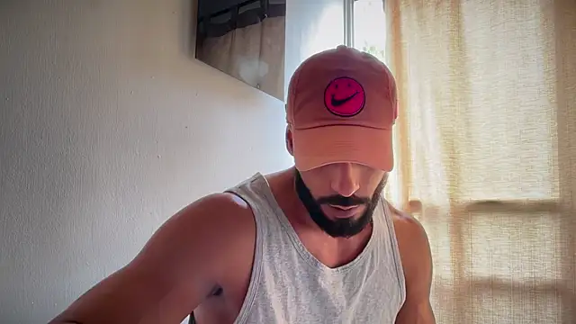 Snapshot of romeolovedark chatting on 4, 7, 2026 romeolovedark online show from 4, 7, 2026
