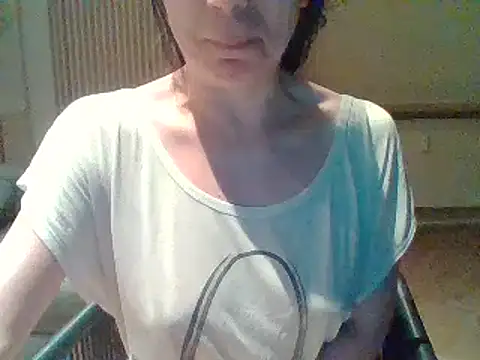 Snapshot of Moi_Lina chatting on 20, 7, 2026 Moi Lina online show from 20, 7, 2026