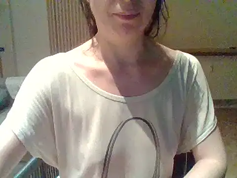 Snapshot of Moi_Lina chatting on 24, 7, 2026 Moi Lina online show from 24, 7, 2026