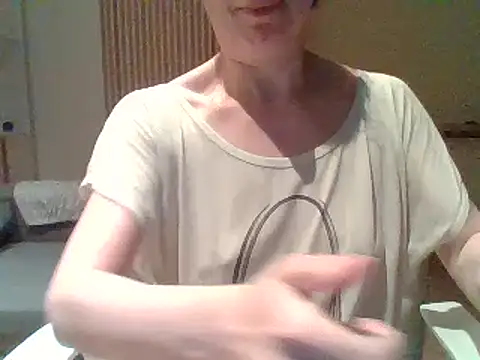 Snapshot of Moi_Lina chatting on 25, 7, 2026 Moi Lina online show from 25, 7, 2026