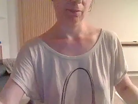 Snapshot of Moi_Lina chatting on 26, 7, 2026 Moi Lina online show from 26, 7, 2026