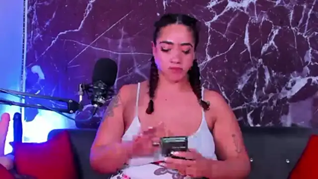 Snapshot of HannaMiills@xh chatting on 3, 2, 2026 HannaMiillsxh online show from 3, 2, 2026