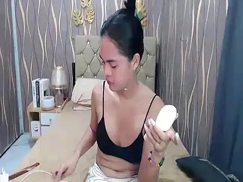 Snapshot of MilkyAnnaconda_69 chatting on 13, 12, 2024 MilkyAnnaconda 69 online show from 13, 12, 2024