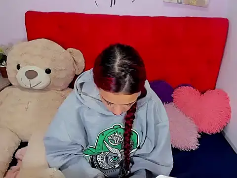 GiannaGoddes online show from 15, 1, 2025