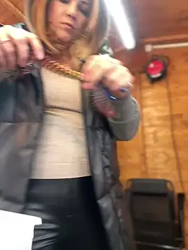 DaisyVibesss online show from 4, 1, 2025