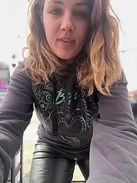 DaisyVibesss online show from 1, 3, 2025