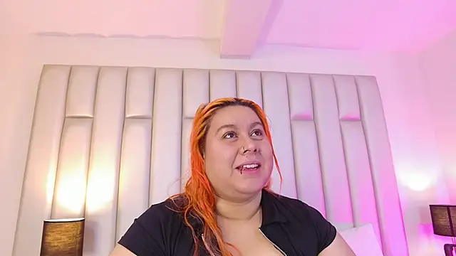 aandreaperez online show from 3, 12, 2025