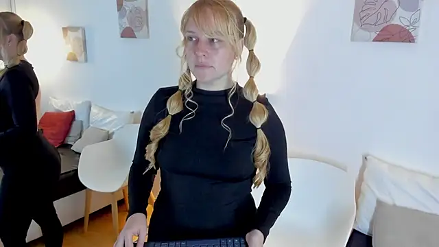 EmilySumer online show from 18, 2, 2026