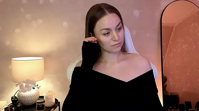 MilaFleur online show from 4, 10, 2025